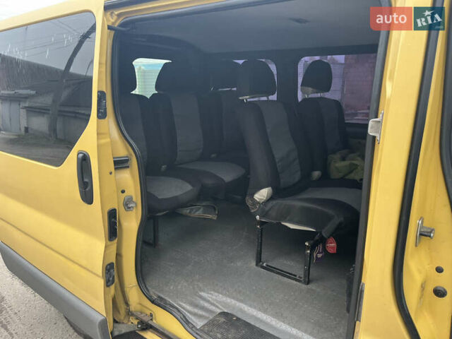 Желтый Рено Трафик, объемом двигателя 1.87 л и пробегом 380 тыс. км за 5500 $, фото 6 на Automoto.ua