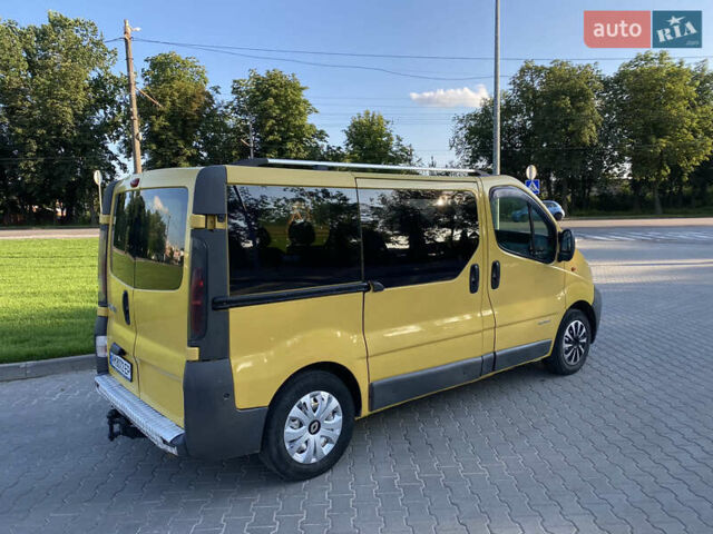 Желтый Рено Трафик, объемом двигателя 1.87 л и пробегом 420 тыс. км за 6200 $, фото 3 на Automoto.ua