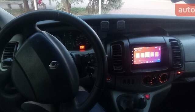 Желтый Рено Трафик, объемом двигателя 1.9 л и пробегом 415 тыс. км за 8900 $, фото 2 на Automoto.ua