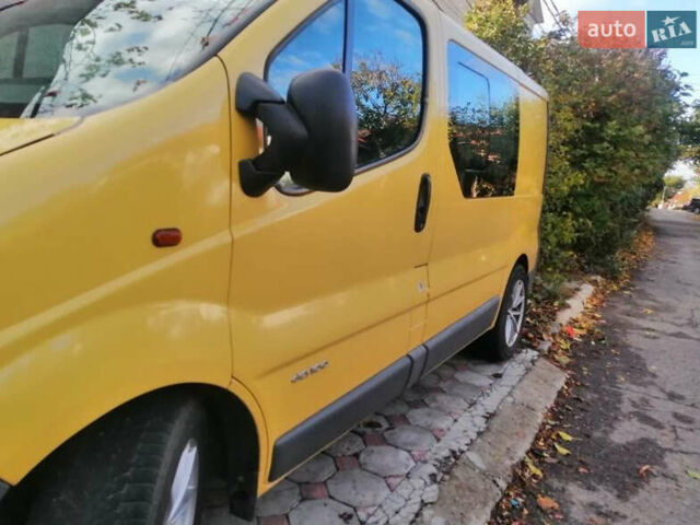 Желтый Рено Трафик, объемом двигателя 1.87 л и пробегом 416 тыс. км за 6000 $, фото 1 на Automoto.ua