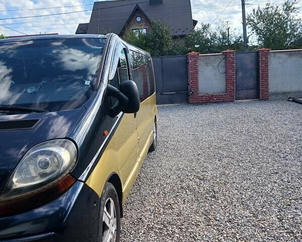 Жовтий Рено Трафік, об'ємом двигуна 1.9 л та пробігом 300 тис. км за 9900 $, фото 1 на Automoto.ua