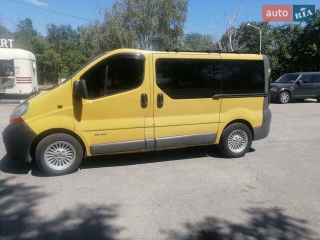 Желтый Рено Трафик, объемом двигателя 1.9 л и пробегом 350 тыс. км за 10000 $, фото 11 на Automoto.ua