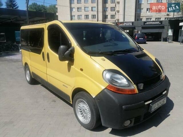 Желтый Рено Трафик, объемом двигателя 1 л и пробегом 35 тыс. км за 9500 $, фото 1 на Automoto.ua