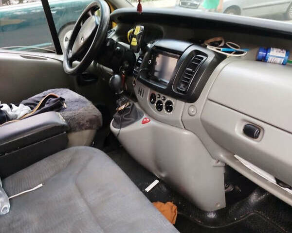 Желтый Рено Трафик, объемом двигателя 1.87 л и пробегом 416 тыс. км за 6000 $, фото 9 на Automoto.ua