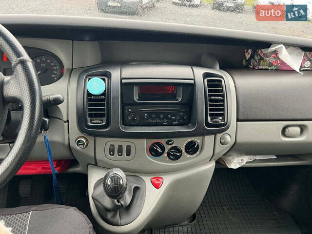 Желтый Рено Трафик, объемом двигателя 2 л и пробегом 187 тыс. км за 8990 $, фото 19 на Automoto.ua
