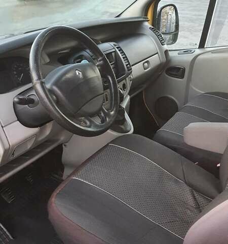 Желтый Рено Трафик, объемом двигателя 2 л и пробегом 187 тыс. км за 7800 $, фото 10 на Automoto.ua