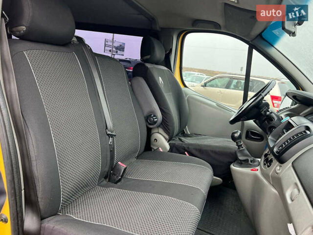 Желтый Рено Трафик, объемом двигателя 2 л и пробегом 187 тыс. км за 8990 $, фото 29 на Automoto.ua