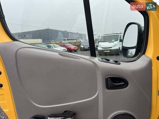Желтый Рено Трафик, объемом двигателя 2 л и пробегом 187 тыс. км за 8990 $, фото 13 на Automoto.ua