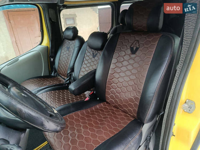 Жовтий Рено Трафік, об'ємом двигуна 2 л та пробігом 277 тис. км за 8900 $, фото 9 на Automoto.ua