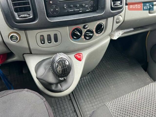 Желтый Рено Трафик, объемом двигателя 2 л и пробегом 187 тыс. км за 8990 $, фото 23 на Automoto.ua