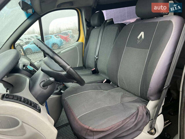 Желтый Рено Трафик, объемом двигателя 2 л и пробегом 187 тыс. км за 8990 $, фото 17 на Automoto.ua