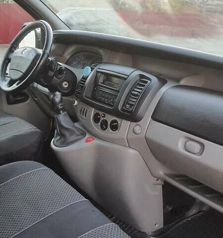 Желтый Рено Трафик, объемом двигателя 2 л и пробегом 187 тыс. км за 7800 $, фото 11 на Automoto.ua