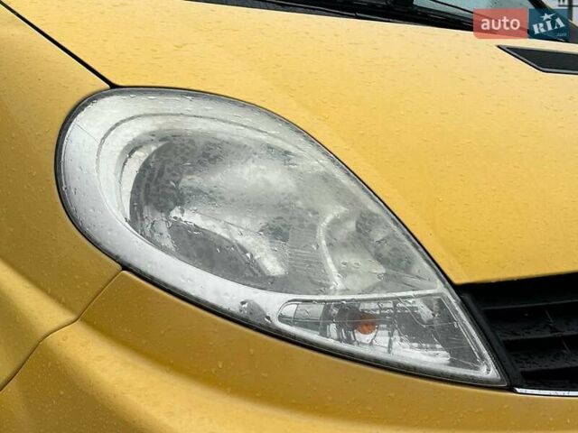 Желтый Рено Трафик, объемом двигателя 2 л и пробегом 187 тыс. км за 8990 $, фото 12 на Automoto.ua