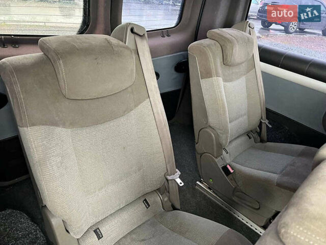 Желтый Рено Трафик, объемом двигателя 2 л и пробегом 187 тыс. км за 8990 $, фото 27 на Automoto.ua