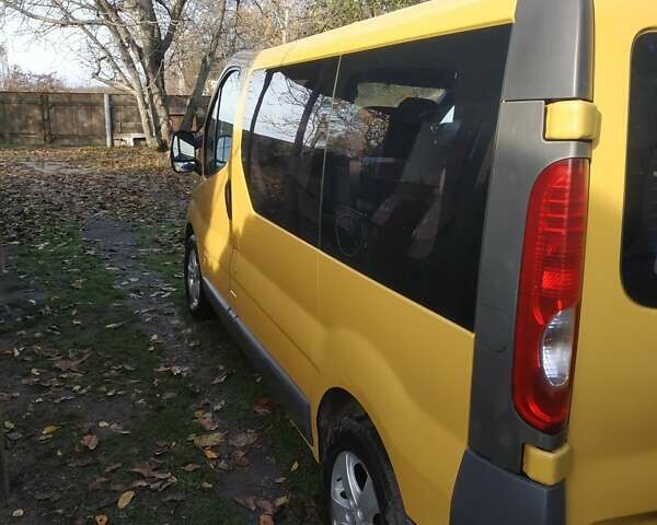 Желтый Рено Трафик, объемом двигателя 2 л и пробегом 241 тыс. км за 8200 $, фото 5 на Automoto.ua