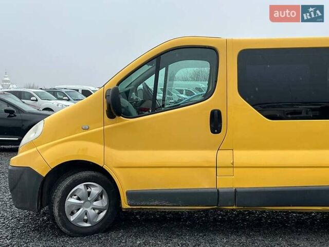 Желтый Рено Трафик, объемом двигателя 2 л и пробегом 187 тыс. км за 8990 $, фото 2 на Automoto.ua