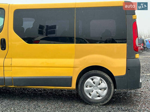 Желтый Рено Трафик, объемом двигателя 2 л и пробегом 187 тыс. км за 8990 $, фото 4 на Automoto.ua