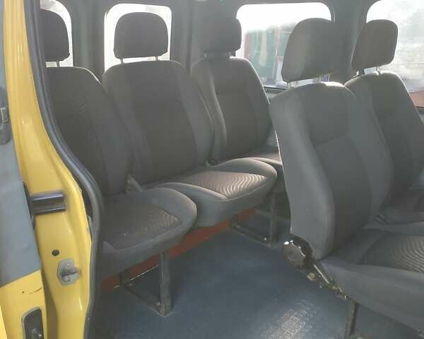 Желтый Рено Трафик, объемом двигателя 2 л и пробегом 241 тыс. км за 8200 $, фото 9 на Automoto.ua