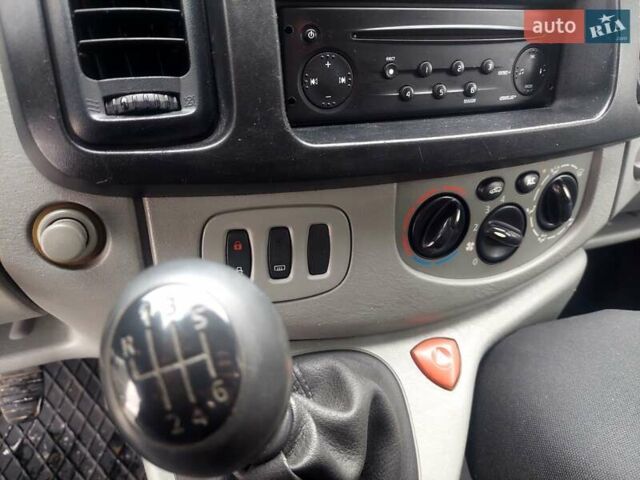 Желтый Рено Трафик, объемом двигателя 2 л и пробегом 256 тыс. км за 7750 $, фото 55 на Automoto.ua