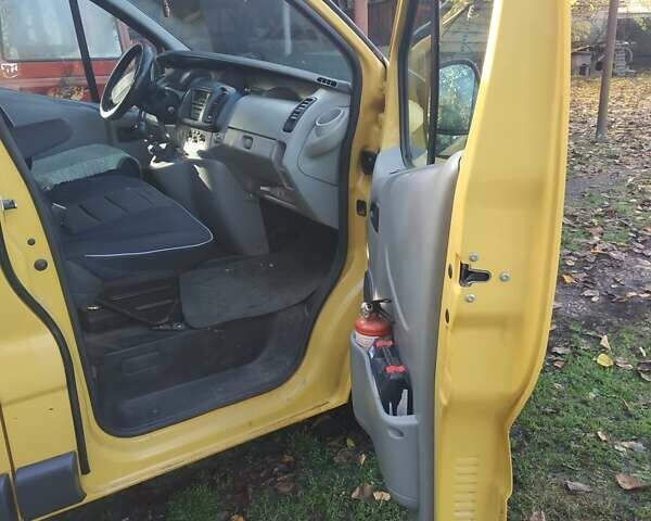 Желтый Рено Трафик, объемом двигателя 2 л и пробегом 241 тыс. км за 8200 $, фото 13 на Automoto.ua