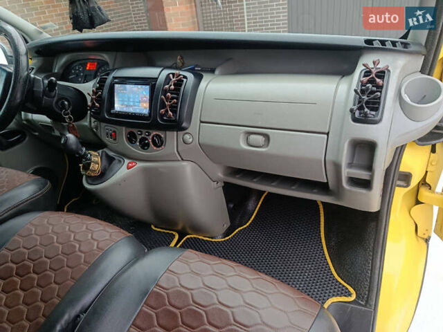 Жовтий Рено Трафік, об'ємом двигуна 2 л та пробігом 277 тис. км за 8900 $, фото 11 на Automoto.ua