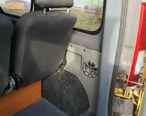 Желтый Рено Трафик, объемом двигателя 2 л и пробегом 241 тыс. км за 8200 $, фото 3 на Automoto.ua