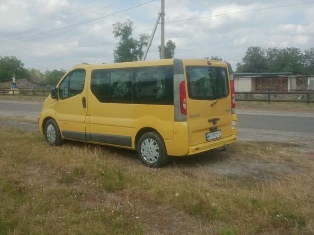 Желтый Рено Трафик, объемом двигателя 2 л и пробегом 356 тыс. км за 8600 $, фото 2 на Automoto.ua