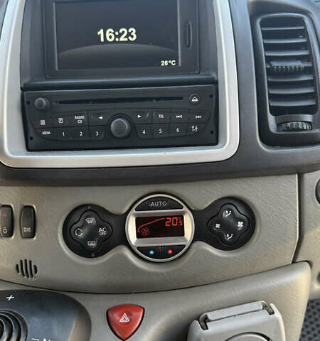 Жовтий Рено Трафік, об'ємом двигуна 2 л та пробігом 355 тис. км за 13000 $, фото 15 на Automoto.ua