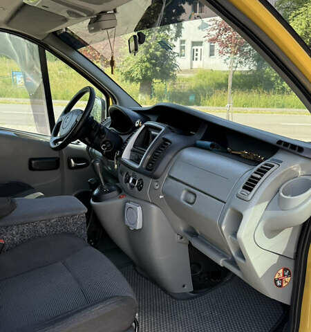 Жовтий Рено Трафік, об'ємом двигуна 2 л та пробігом 355 тис. км за 13000 $, фото 11 на Automoto.ua