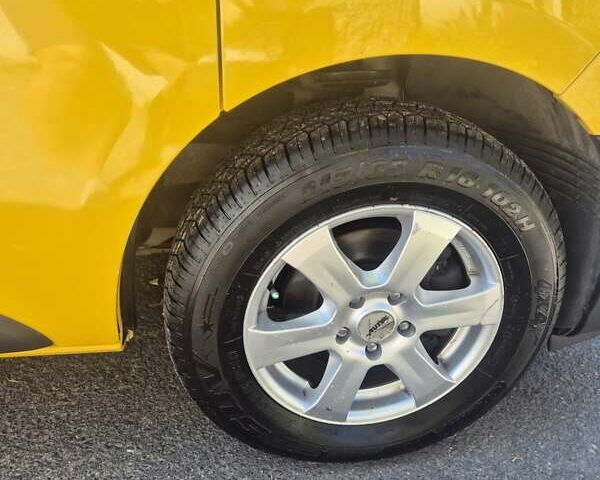 Желтый Рено Трафик, объемом двигателя 1.6 л и пробегом 200 тыс. км за 16500 $, фото 17 на Automoto.ua