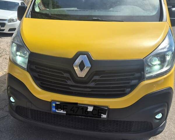 Желтый Рено Трафик, объемом двигателя 1.6 л и пробегом 200 тыс. км за 16500 $, фото 24 на Automoto.ua