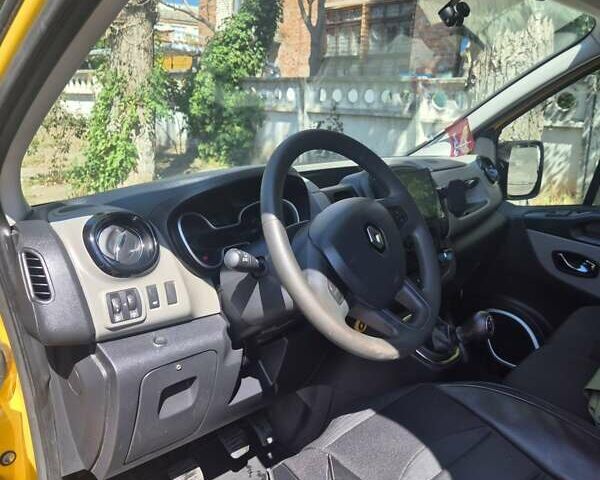 Желтый Рено Трафик, объемом двигателя 1.6 л и пробегом 200 тыс. км за 16500 $, фото 12 на Automoto.ua
