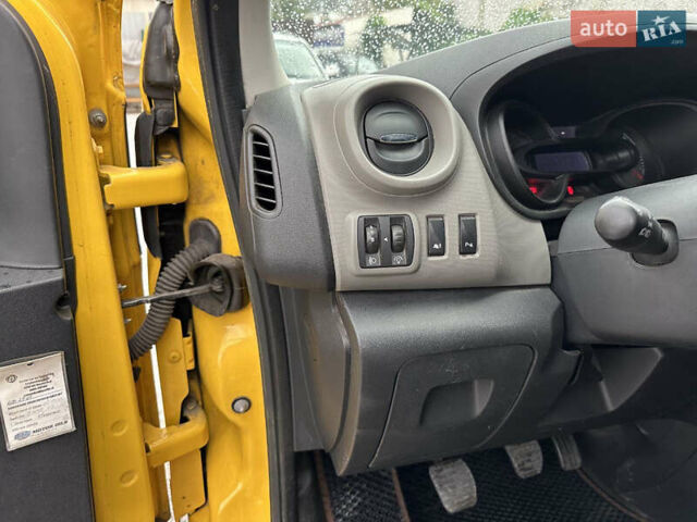 Рено Трафик 2017 в Каменское - Днепродзержинск на Automoto.ua Желтый Рено Трафик, объемом двигателя 1.6 л и пробегом 140 тыс. км за 11700 $, фото 15 на Automoto.ua