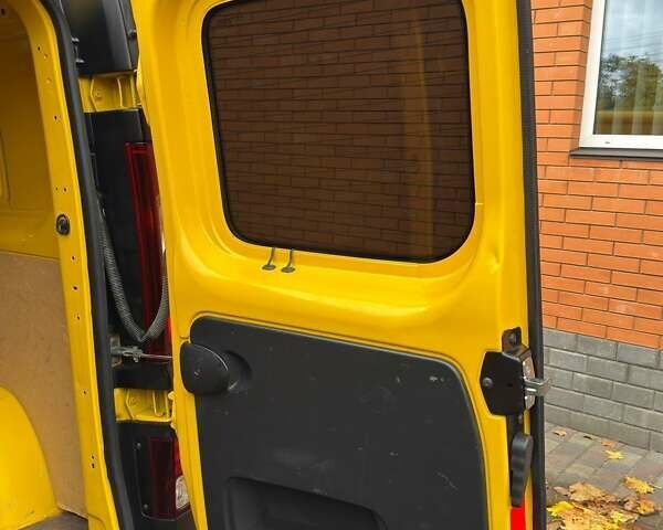 Рено Трафик 2017 в Прилуках на Automoto.ua Желтый Рено Трафик, объемом двигателя 1.6 л и пробегом 230 тыс. км за 12500 $, фото 11 на Automoto.ua