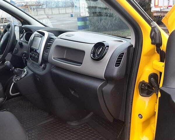 Жовтий Рено Трафік, об'ємом двигуна 1.6 л та пробігом 260 тис. км за 12500 $, фото 10 на Automoto.ua