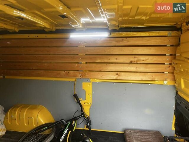 Жовтий Рено Трафік, об'ємом двигуна 1.6 л та пробігом 195 тис. км за 14500 $, фото 6 на Automoto.ua