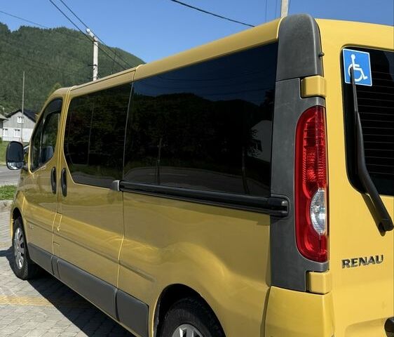 Желтый Рено Трафик, объемом двигателя 2 л и пробегом 350 тыс. км за 13000 $, фото 13 на Automoto.ua