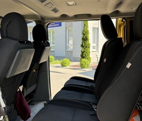 Желтый Рено Трафик, объемом двигателя 2 л и пробегом 350 тыс. км за 13000 $, фото 3 на Automoto.ua