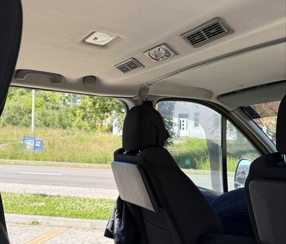 Желтый Рено Трафик, объемом двигателя 2 л и пробегом 350 тыс. км за 13000 $, фото 8 на Automoto.ua