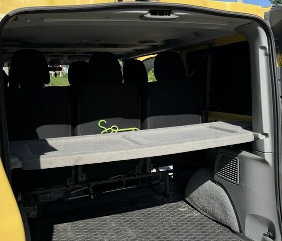 Желтый Рено Трафик, объемом двигателя 2 л и пробегом 350 тыс. км за 13000 $, фото 7 на Automoto.ua