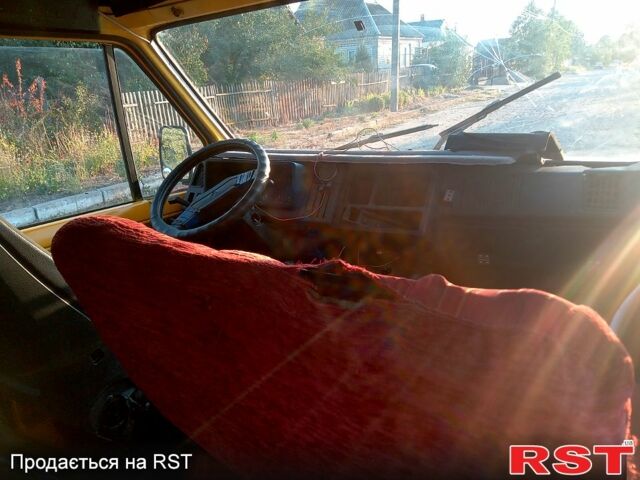 Желтый Рено Трафик, объемом двигателя 1.7 л и пробегом 303 тыс. км за 1400 $, фото 6 на Automoto.ua