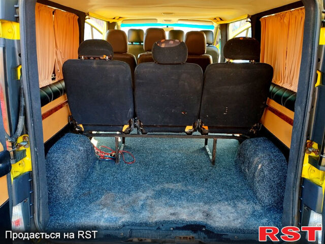 Желтый Рено Трафик, объемом двигателя 1.9 л и пробегом 338 тыс. км за 6800 $, фото 9 на Automoto.ua