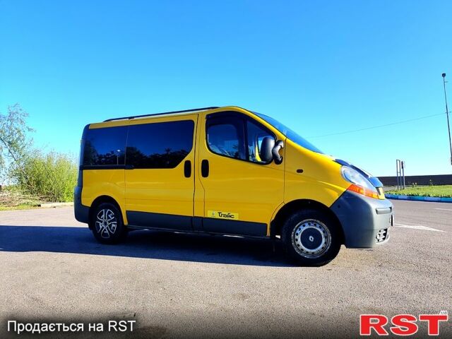 Желтый Рено Трафик, объемом двигателя 19 л и пробегом 325 тыс. км за 6600 $, фото 9 на Automoto.ua