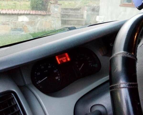 Желтый Рено Трафик, объемом двигателя 0 л и пробегом 243 тыс. км за 9500 $, фото 2 на Automoto.ua