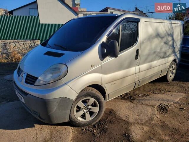 Серый Рено Трафик, объемом двигателя 2 л и пробегом 309 тыс. км за 6600 $, фото 5 на Automoto.ua