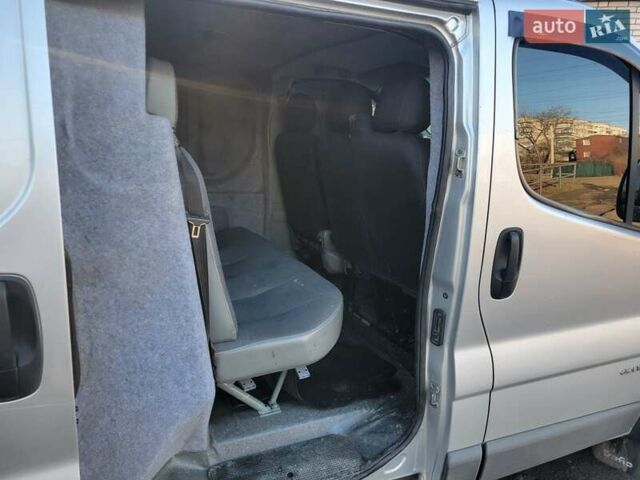 Серый Рено Трафик, объемом двигателя 2 л и пробегом 309 тыс. км за 6600 $, фото 1 на Automoto.ua