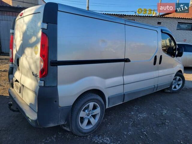 Серый Рено Трафик, объемом двигателя 2 л и пробегом 309 тыс. км за 6600 $, фото 3 на Automoto.ua