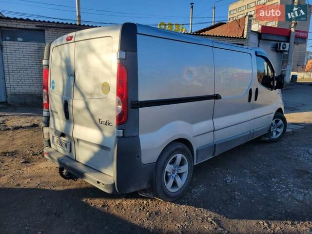 Серый Рено Трафик, объемом двигателя 2 л и пробегом 309 тыс. км за 6600 $, фото 9 на Automoto.ua