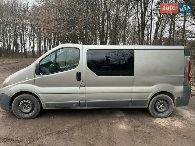 Серый Рено Трафик, объемом двигателя 2 л и пробегом 331 тыс. км за 8500 $, фото 6 на Automoto.ua