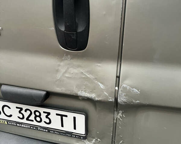 Серый Рено Трафик, объемом двигателя 2 л и пробегом 331 тыс. км за 8500 $, фото 5 на Automoto.ua